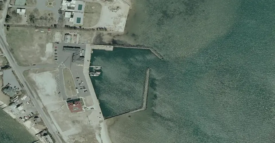 The same site in 2004, left of the divider.
